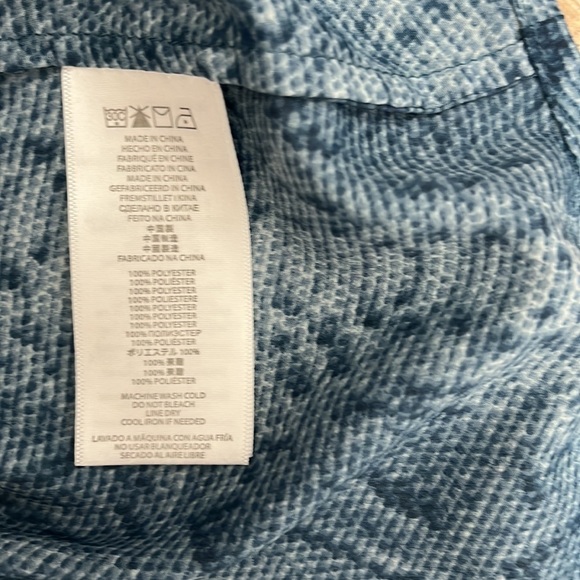 Michael Kors Long Sleeve Collared Button Up Snakeskin Blue Size S - Picture 12 of 12